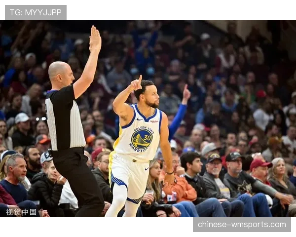 勇士上半场落后 库里三分手感冰冷仅得7分